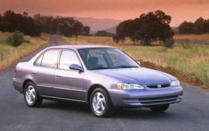 1998 Toyota Corolla 4 Dr LE Sedan