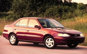 2000 Toyota Corolla 4 Dr LE Sedan