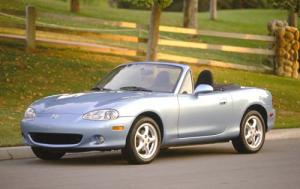 2002 Mazda MX-5 Miata 2dr Roadster