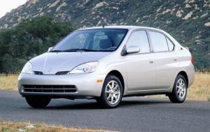 2002 Toyota Prius 4dr Sedan Shown