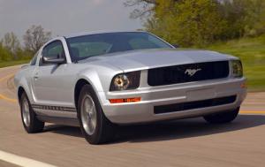 2005 Ford Mustang V6 2dr Coupe