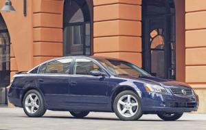 2005 Nissan Altima 3.5 SE 4dr Sedan