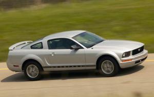 2008 Ford Mustang V6 Premium Coupe