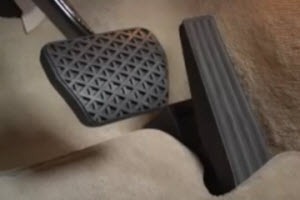Lexus and Toyota Add 2 Million Vehicles To Floor Mat Recall