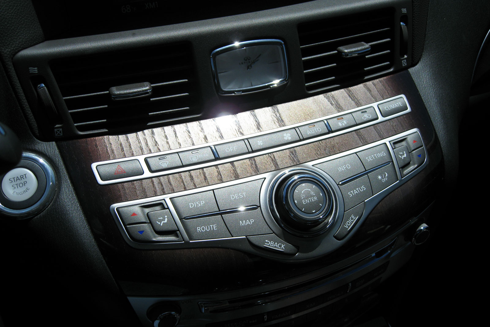 2011 Infiniti M56