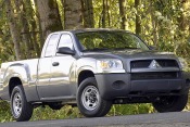 2009 Mitsubishi Raider